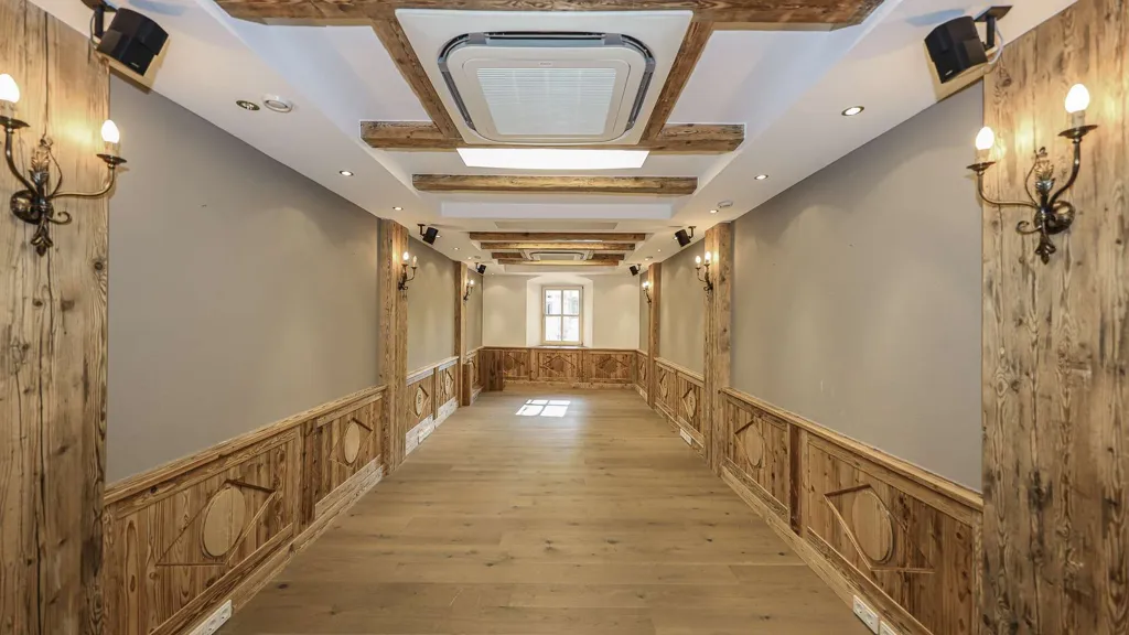 Entrée - Exclusive Office in Kitzbühel City Centre