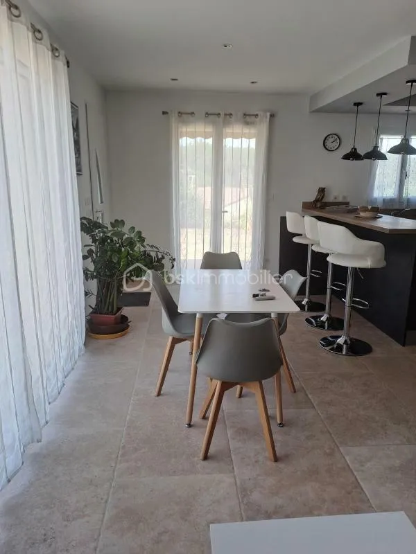 Salle à manger - Villa avec Piscine et Appartement Indépendant