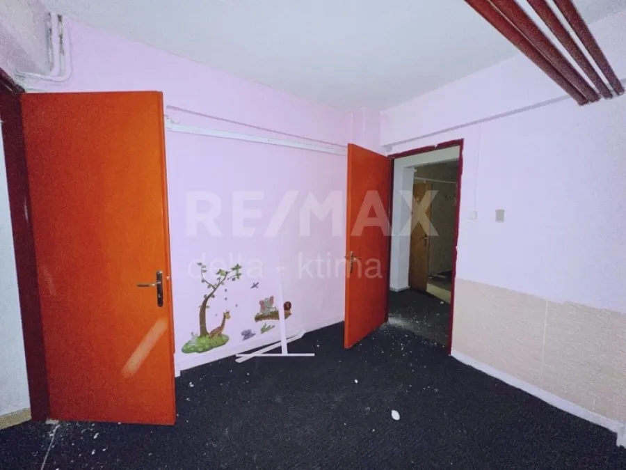 Pièces - Semi-Basement Flat with Garden in Larissa