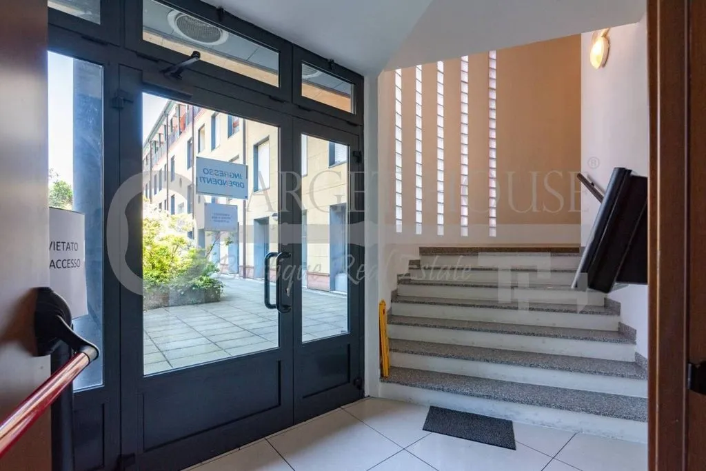 Esik - Office with Lake View in Como