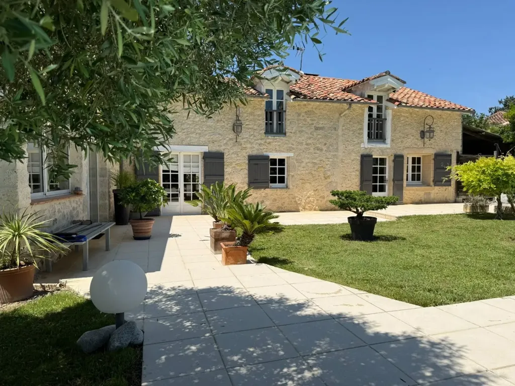 Terrasse - Villa en pierre avec piscine et vues panoramiques près de Condom