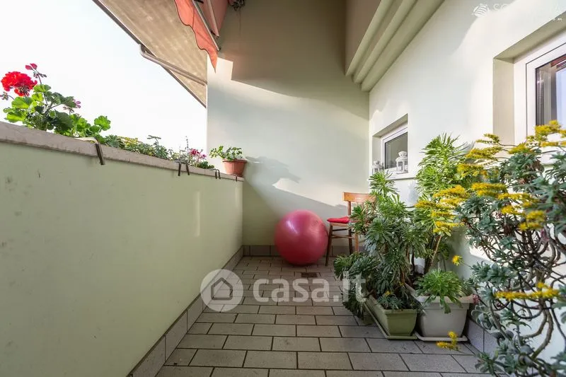 Terrasse - Minimalist Villa with Private Garden in Legnago