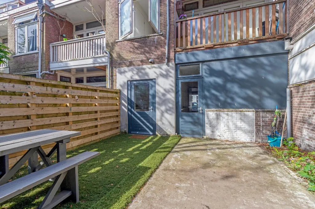Aed - Charming Ground Floor Flat with Garden in Overschie