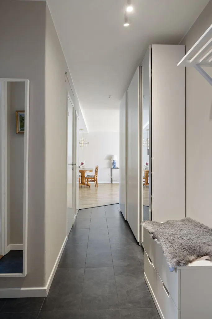 Entrée - Modern Apartment with Balcony in Näsby Park