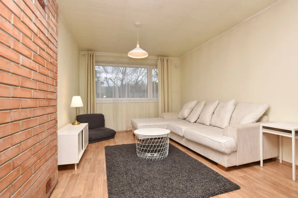 Elutuba - Renovated Apartment in Stone House, Muhu Island