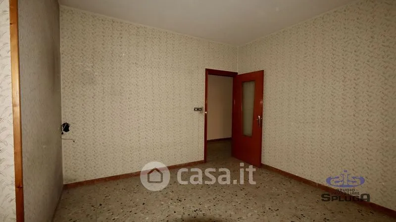 Pièces - Four-Bedroom Apartment in Talamona Centre