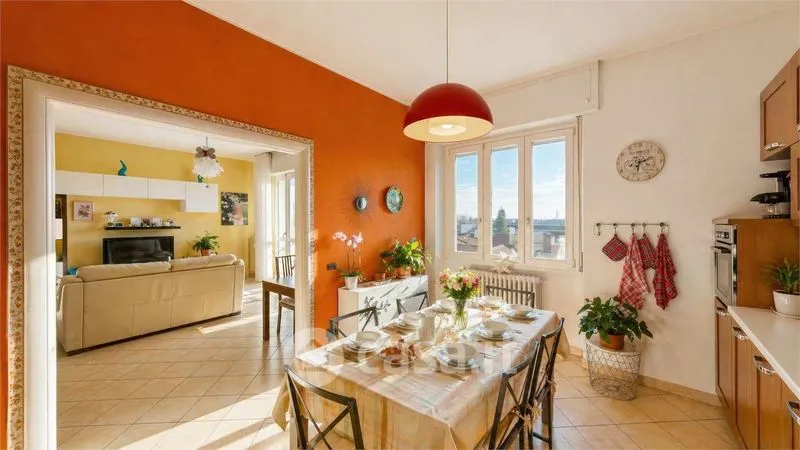 Söögituba - Spacious 3-Bedroom Apartment in Arcore