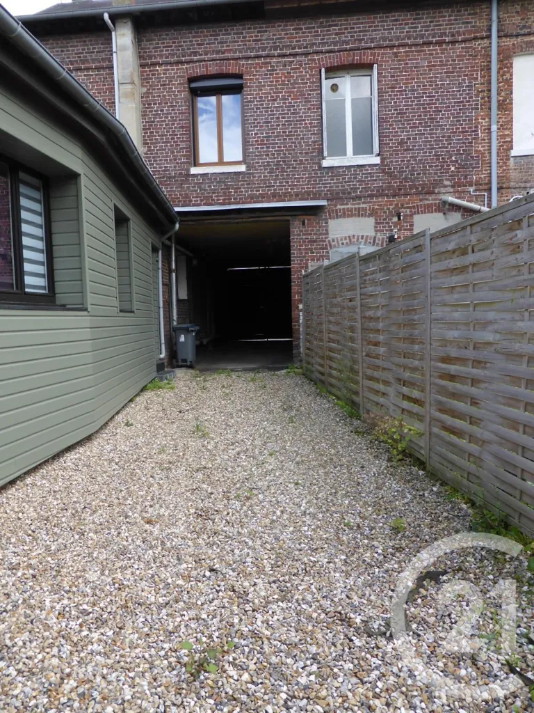 Extérieur - Appartement Duplex avec Jardin au Cœur de Malaunay