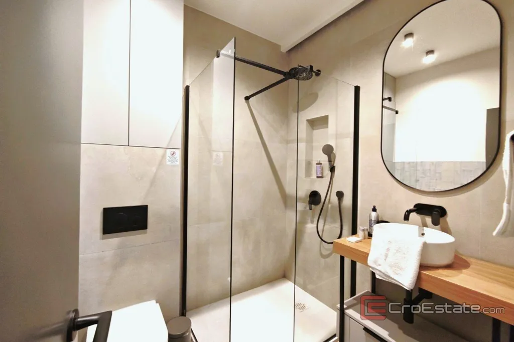 Bathrooms - Modern Apartments with Central Location in Split