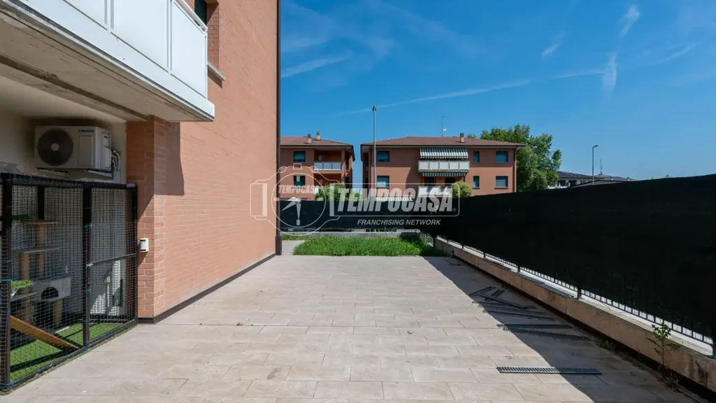 Jardin - Spacious Duplex with Private Garden in Reggio Emilia