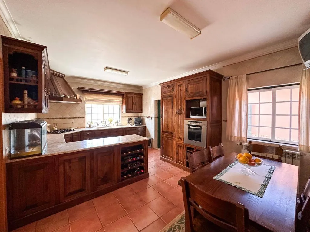 Cuisine - Luxury Villa with Garden in Póvoa de Santarém
