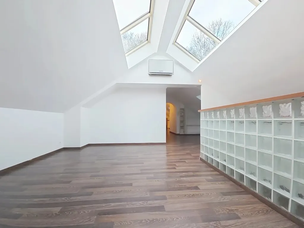 Pièces - Duplex avec Terrasse Panoramique à Laon
