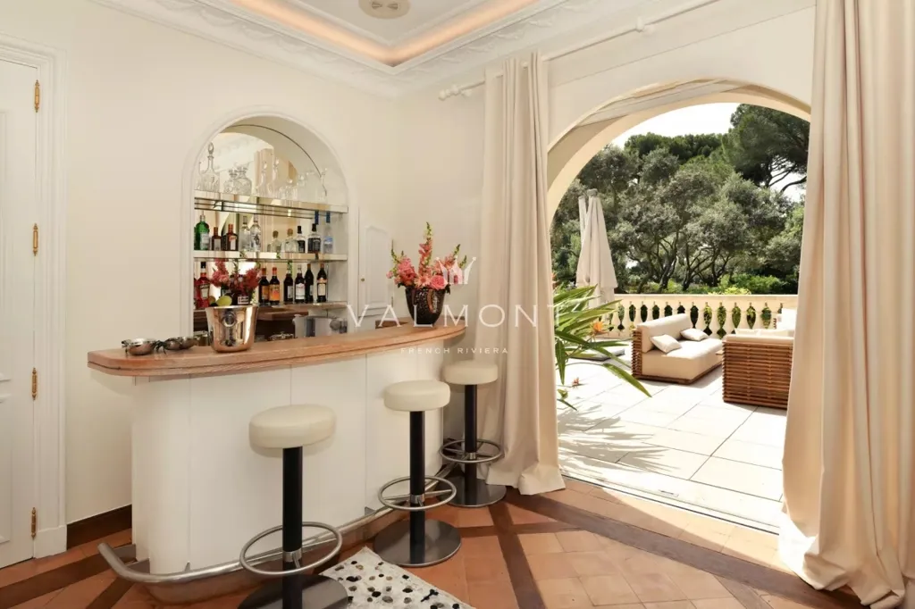 Elutuba - Renovated Villa with Private Beach Access in Cap d'Antibes