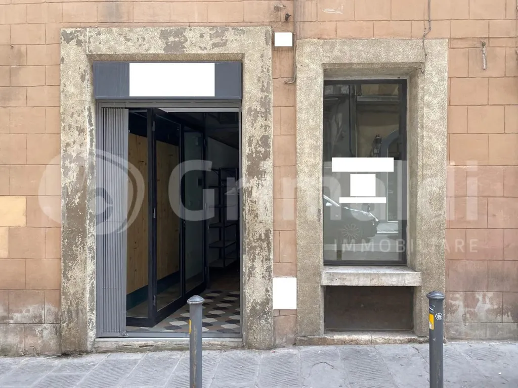 Extérieur - Shop with High Visibility in Corso Cavour, Perugia