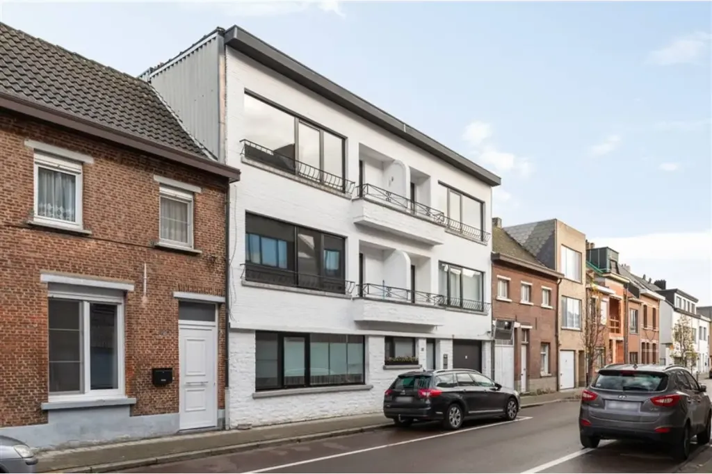 Extérieur - Appartement Rénové avec Terrasse à Kontich
