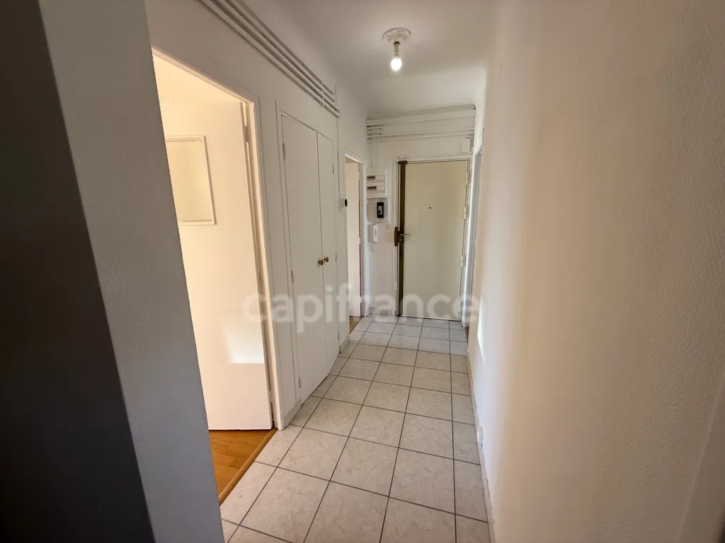 Esik - Renovated 3-Bed Flat with South View in Hautes-Pyrénées