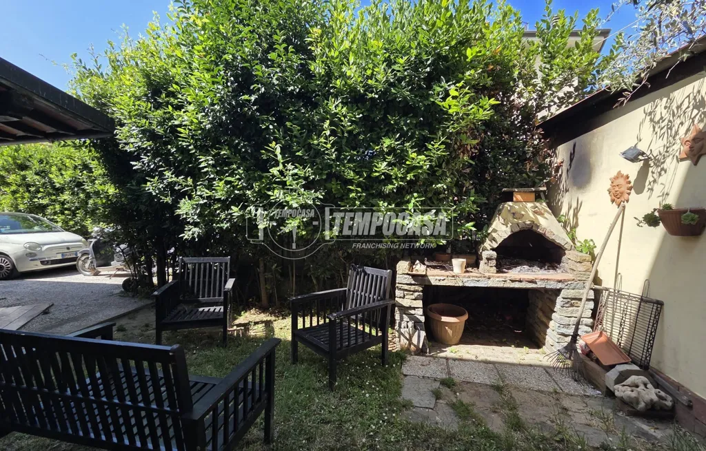 Terrass - Rustic Villa with Garden in Castagnola, Massa