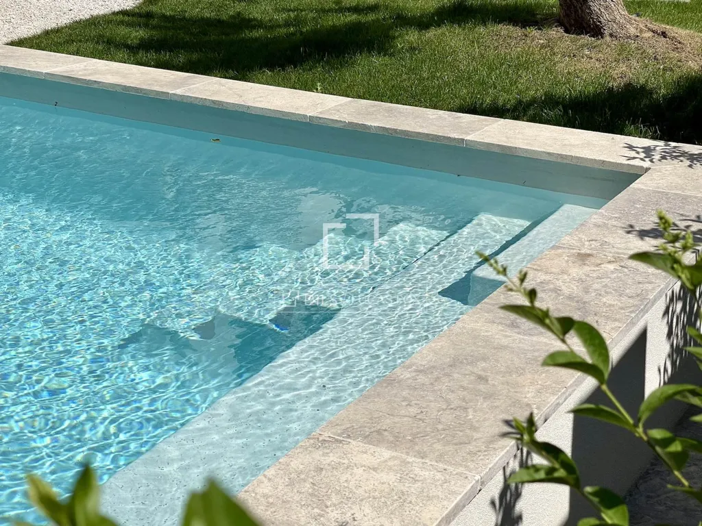Piscine - Villa de Luxe avec Piscine à Montpellier