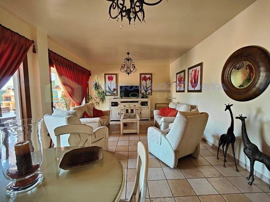 Séjour - Chalet with Pool and Terraces in Lepe