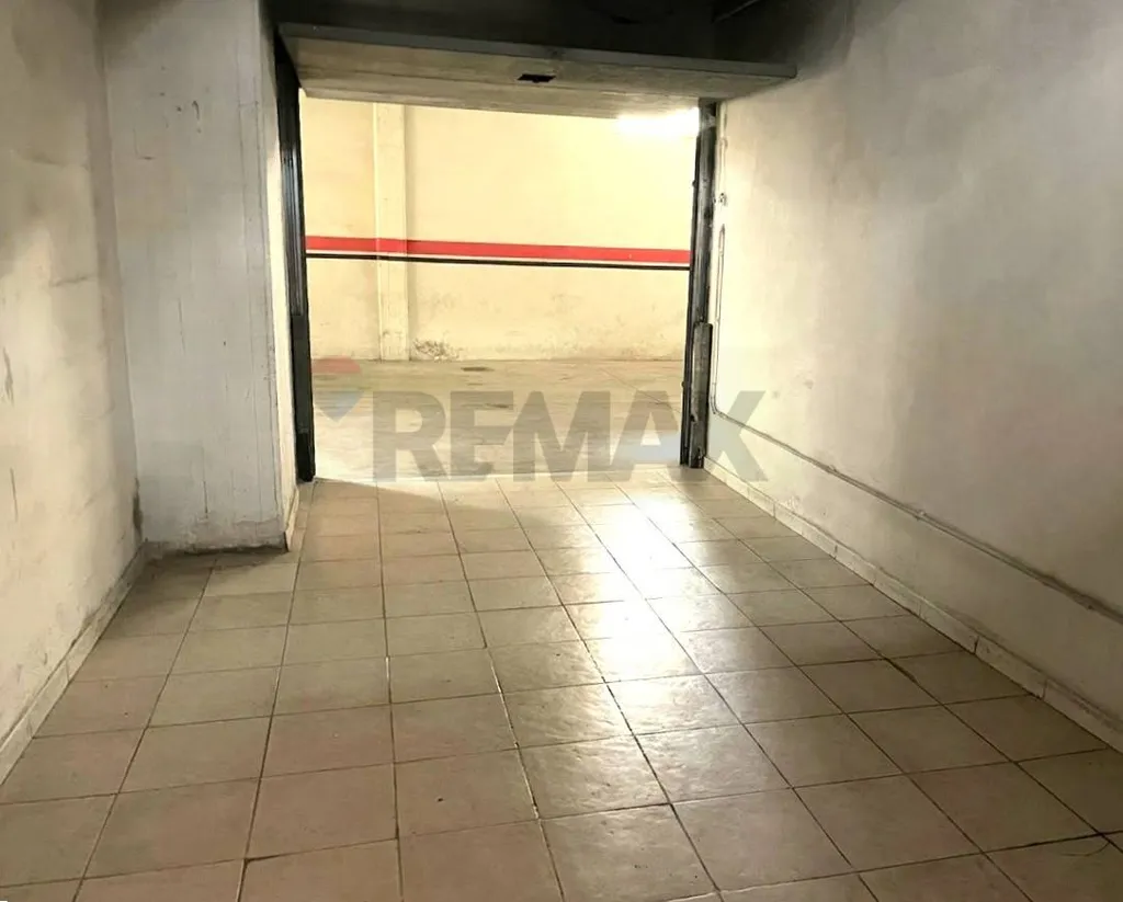 Garage - Garage in Trani with Electric Gate