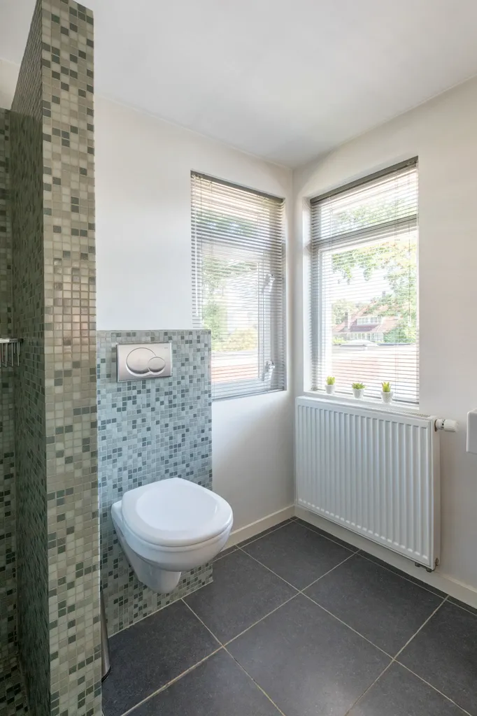 Vannitoad - Semi-detached House with Office Space in Arnhem