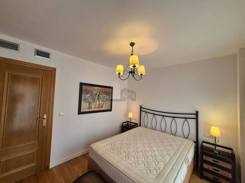 Bedrooms - 1-Bed Flat with Garden on Avenida Francia