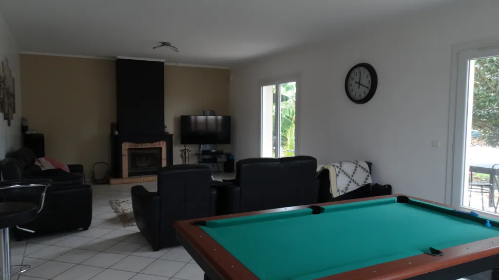 Elutuba - Fully Renovated House with Pool in Cérons