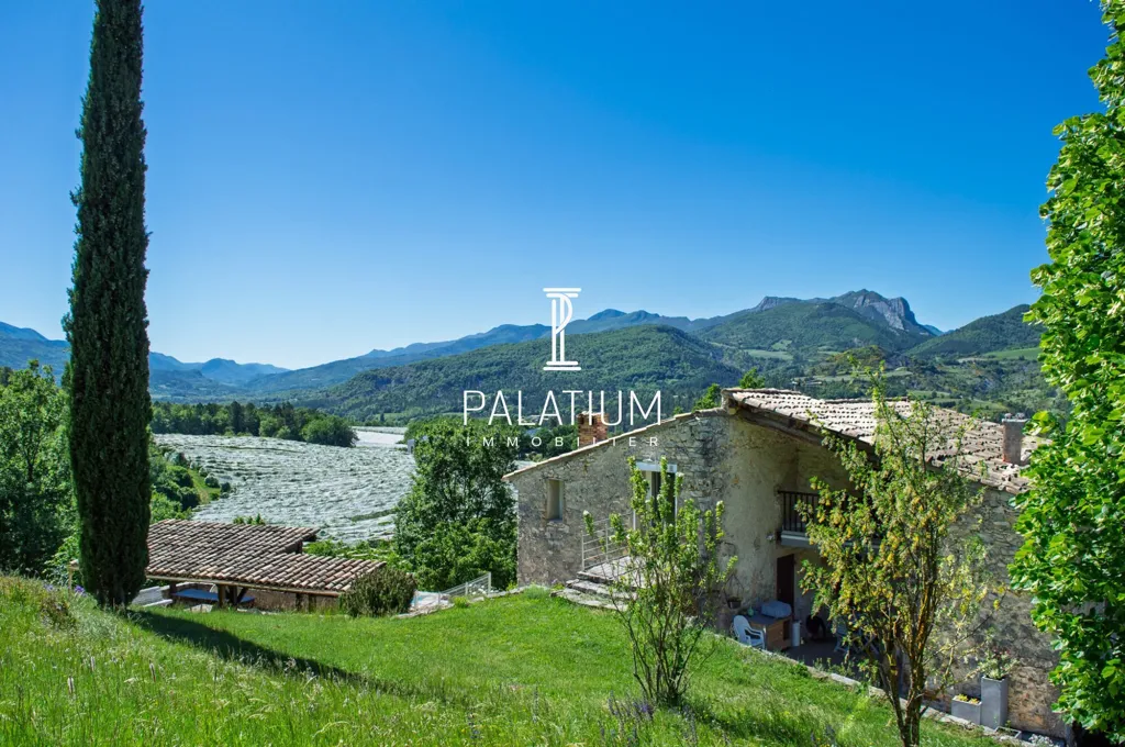 Exterior - Rustic Bastide with Mountain View near Sisteron