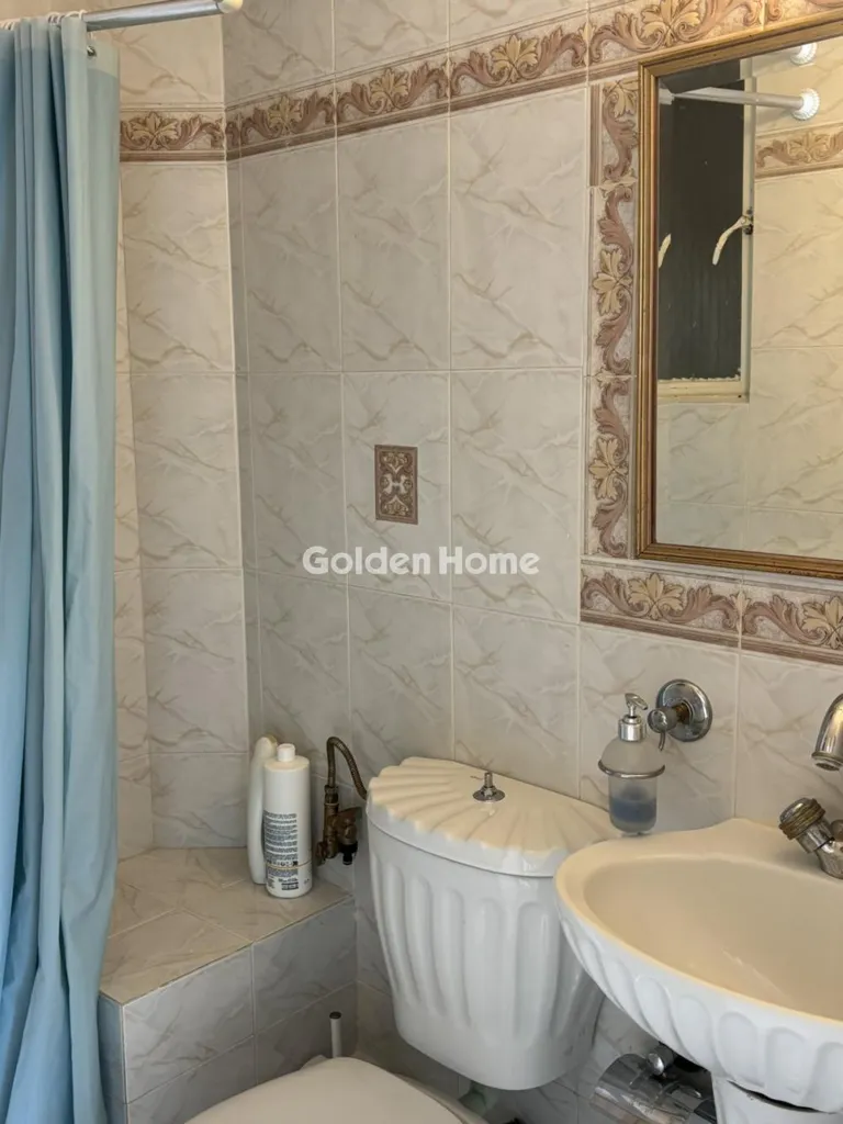 Bathrooms - Apartment with Sea View in Oropos