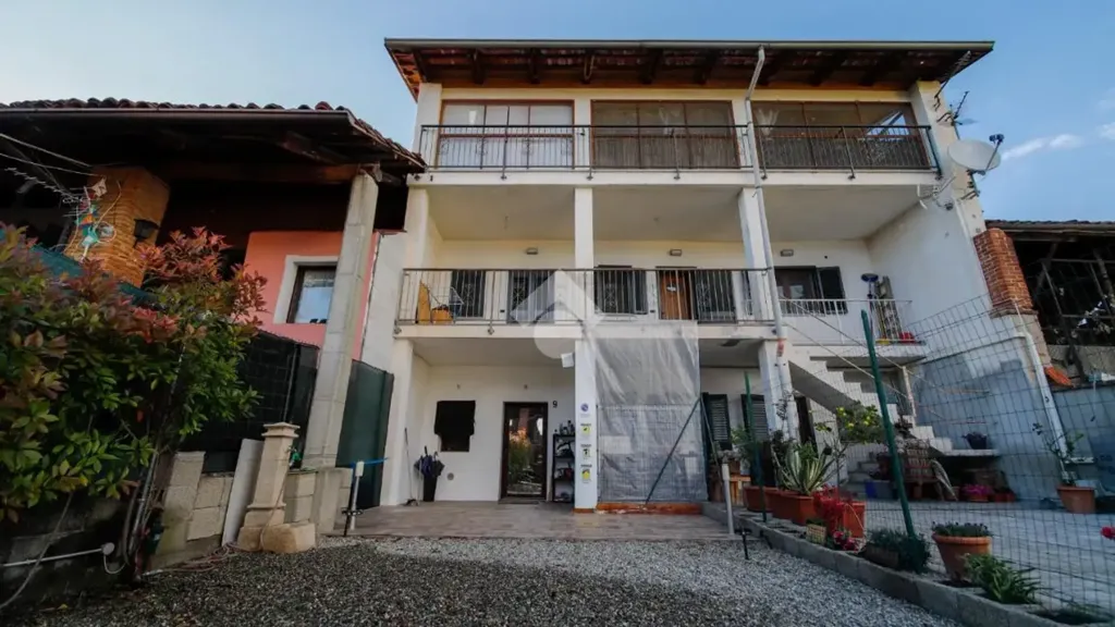 Välivaade - Semi-detached House with Garden in Bosconero