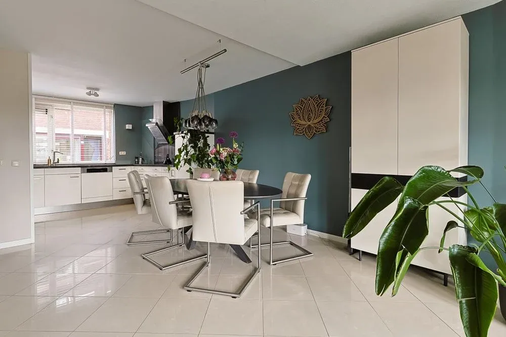 6-room house in Alphen Aan Den Rijn
