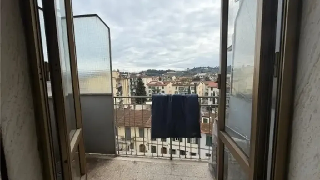 Balcony - Panoramic Apartment with Balcony in Florence