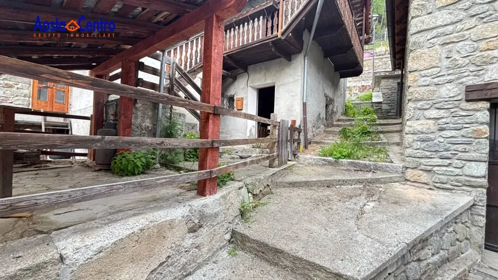 Toad - Rustic Casale with Terrace in Vernosse, Oyace