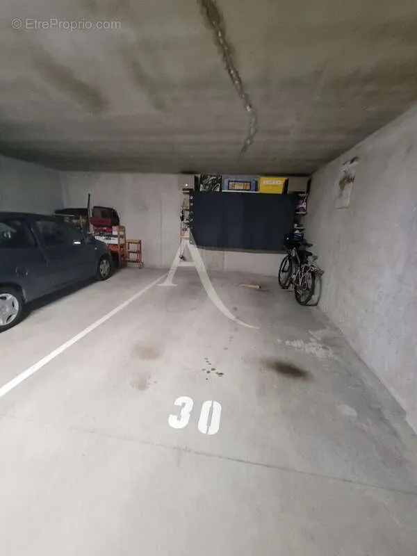 Garage - Appartement avec terrasse au dernier étage à Pau