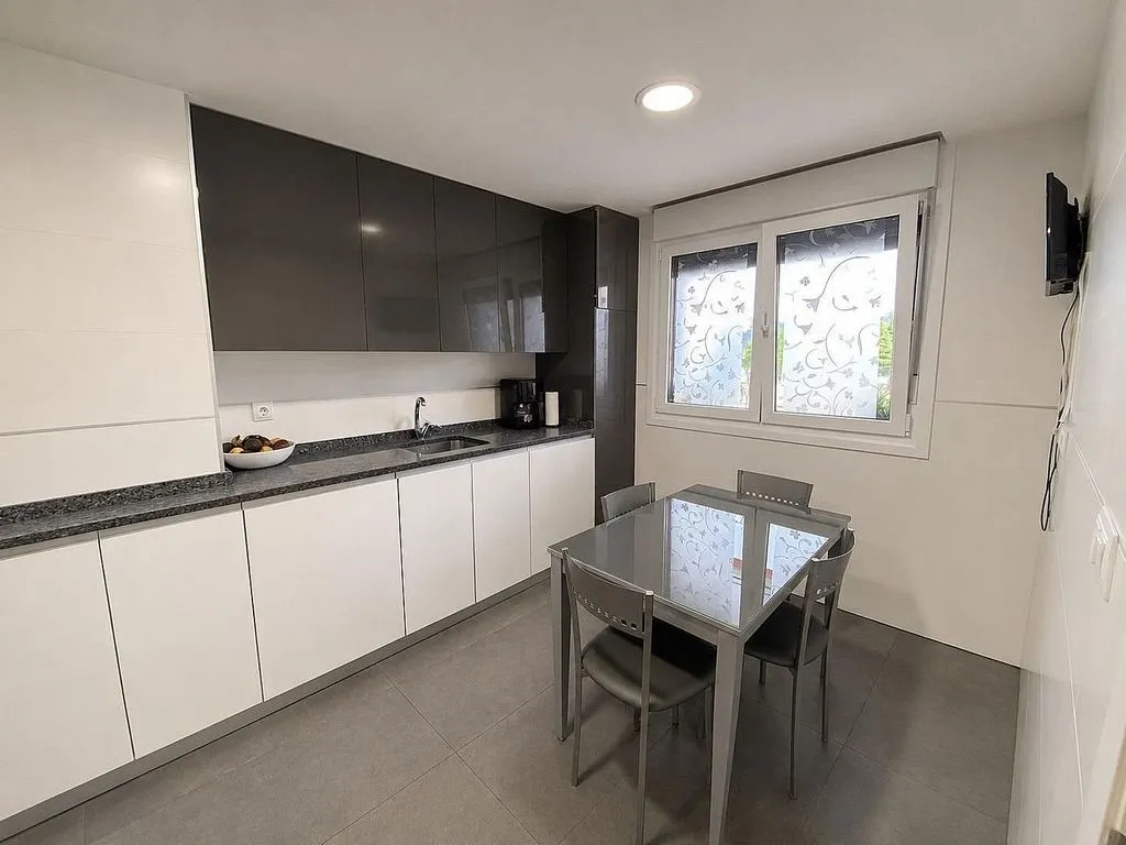 Cuisine - Contemporary House with Garden in Ayegui
