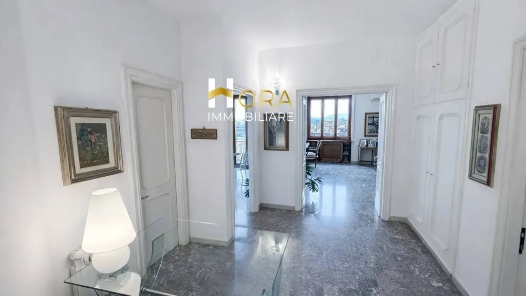 Entrée - Penthouse with Panoramic Terraces in Florence
