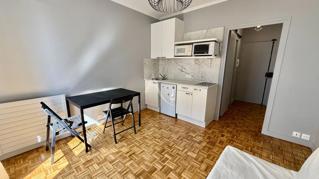 Köök - Studio with Lift near Boulogne-Billancourt
