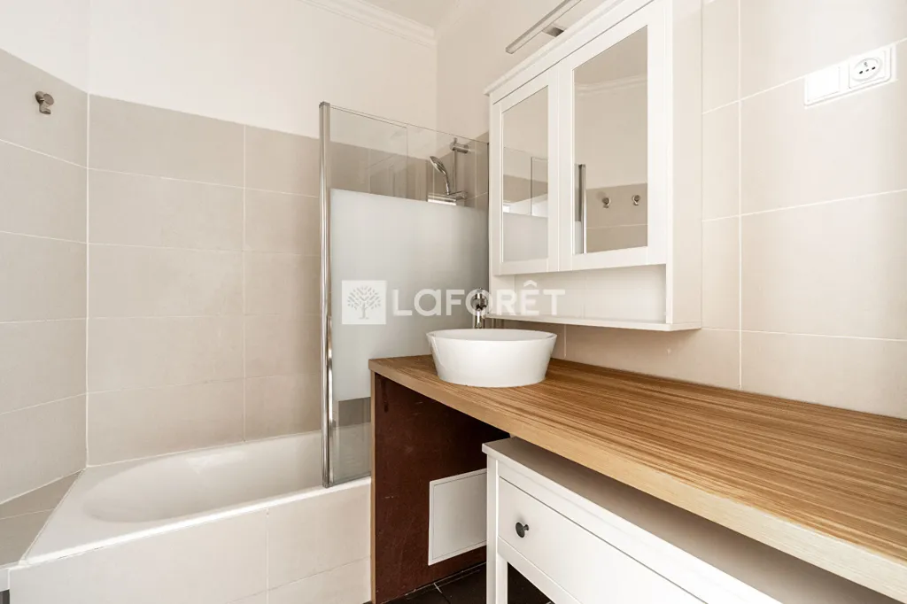 Salles de bain - Appartement 3 Pièces avec Ascenseur à Paris 17