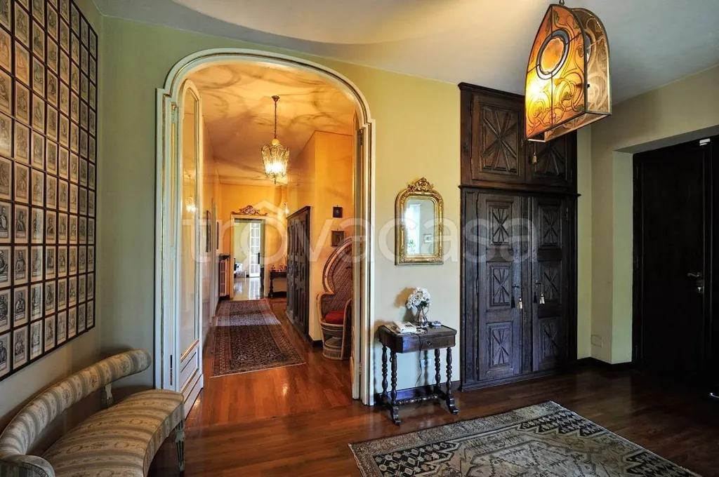 hallway_entrance