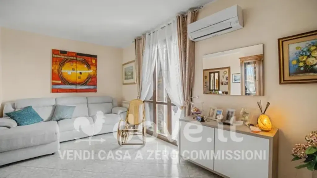 Séjour - Rear-Facing Apartment with Balcony in Aci Catena