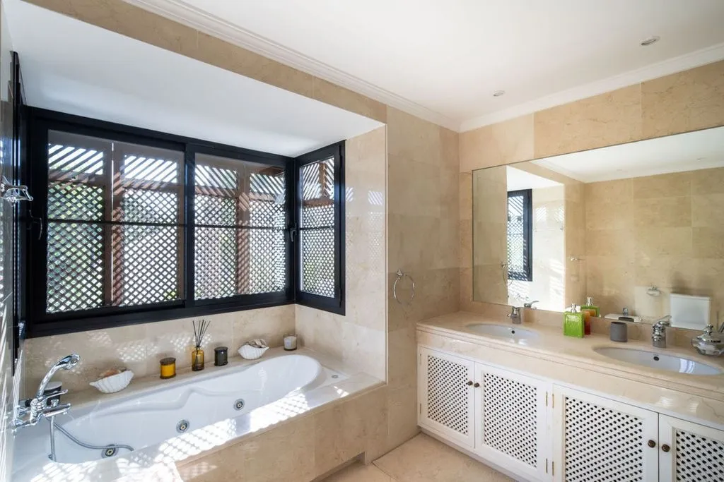 Vannitoad - Luxury Detached House with Pool in La Quinta, Marbella
