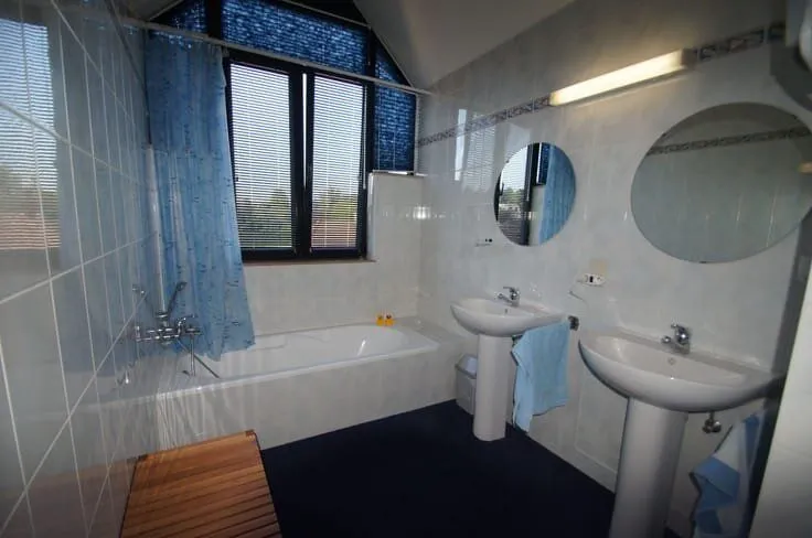 Bagni - House in Quiet Setting, Tienen