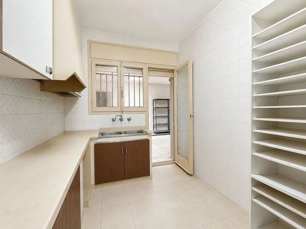 Pesuköök - Commercial Space with Conversion Potential in El Vendrell