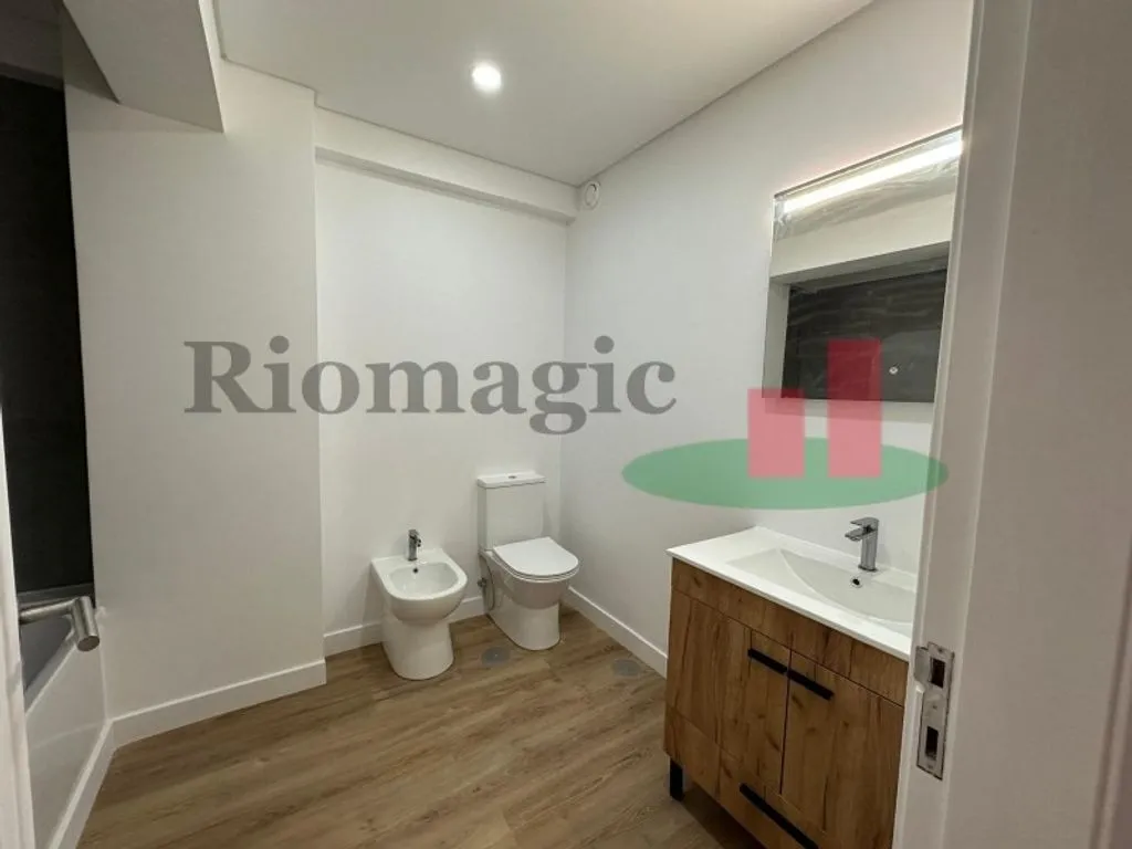 Bagni - Refurbished Flat with Balconies in Lisbon