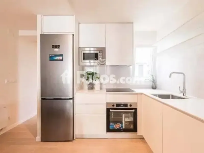 Kitchen - Modern Flat with Balcony in Guindalera