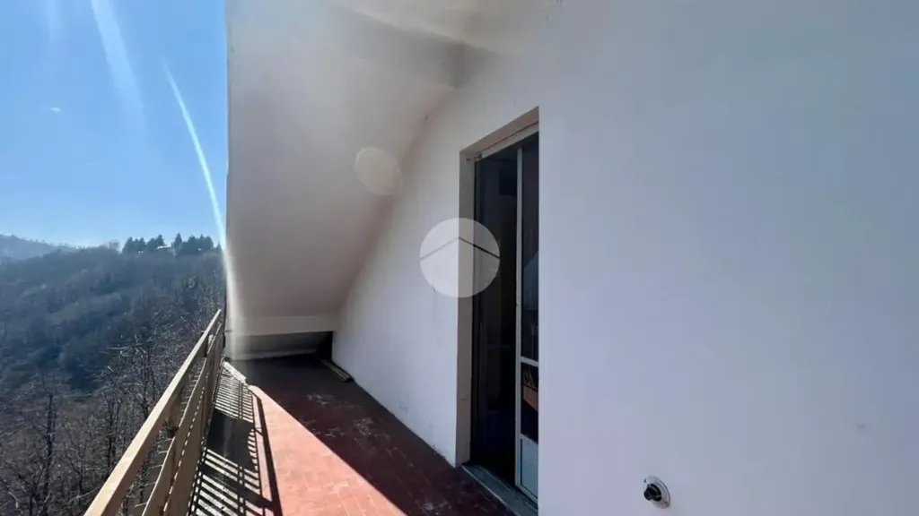 Rõdu - Mansard Apartment with Panoramic View in Monastero di Lanzo