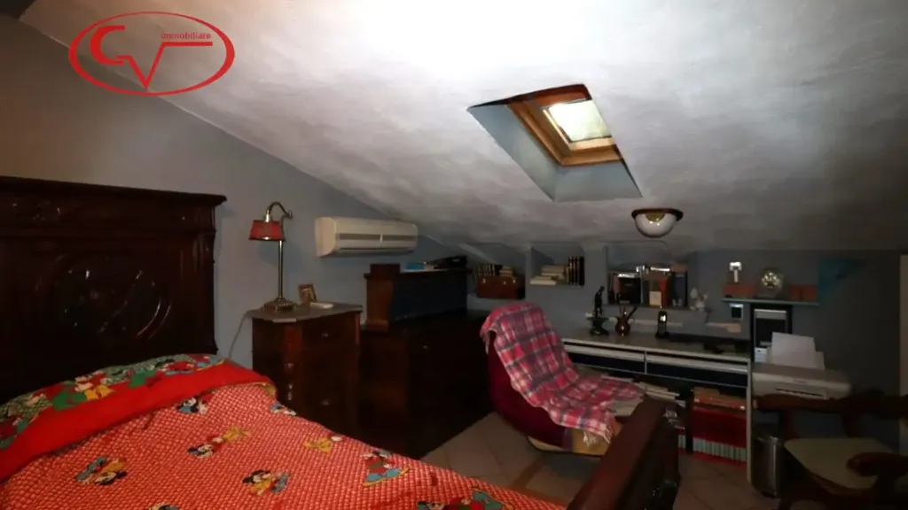 Bedrooms - Terraced Villa with Garden in Montevarchi