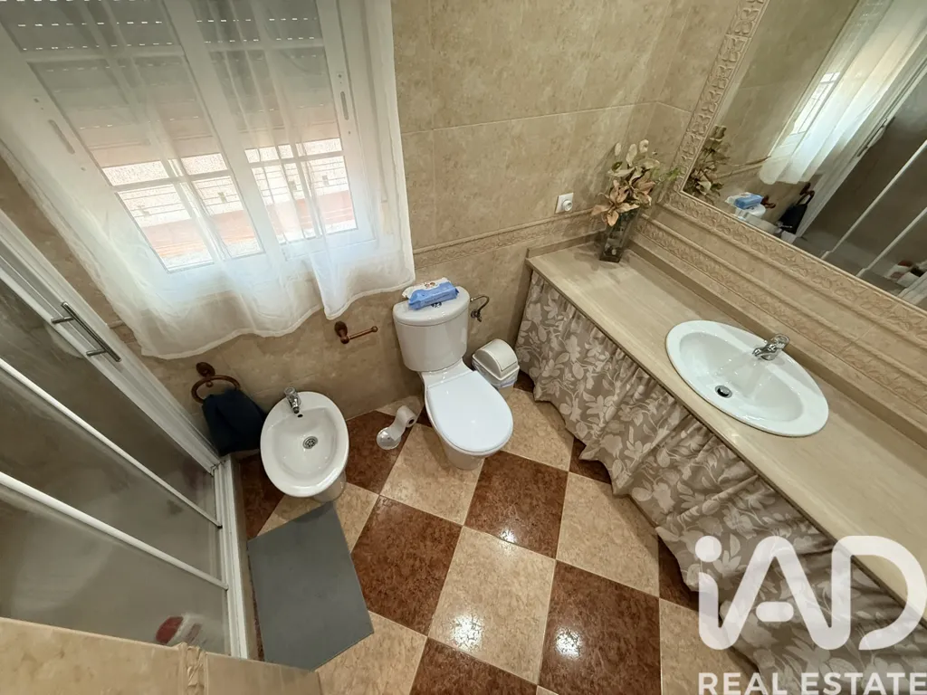 Salles de bain - Spacious Adjoined House with Terrace in Isla Chica