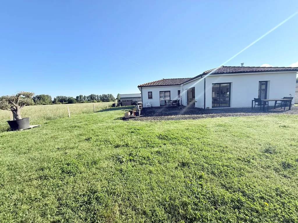 Jardin - Maison Contemporaine avec Jardin à Marquefave