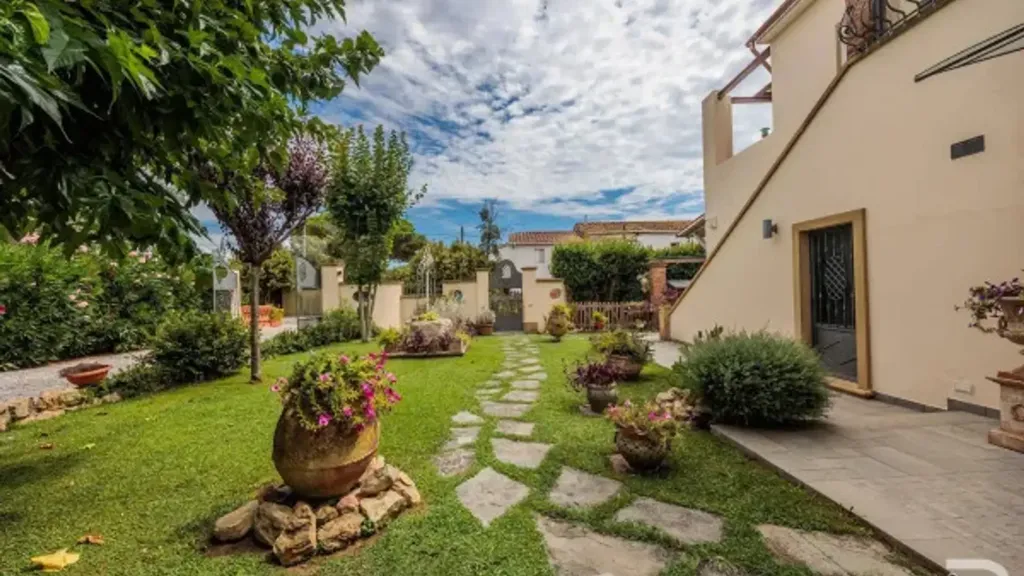 Aed - Rustic Villa with Solar Panels in Rosignano Marittimo